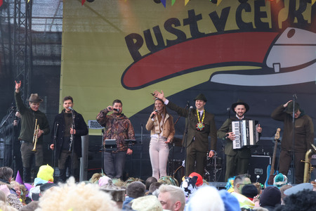 ZLATA POROKA PUSTNI KARNEVAL 99F FOTO LJUBO VUKELIČ